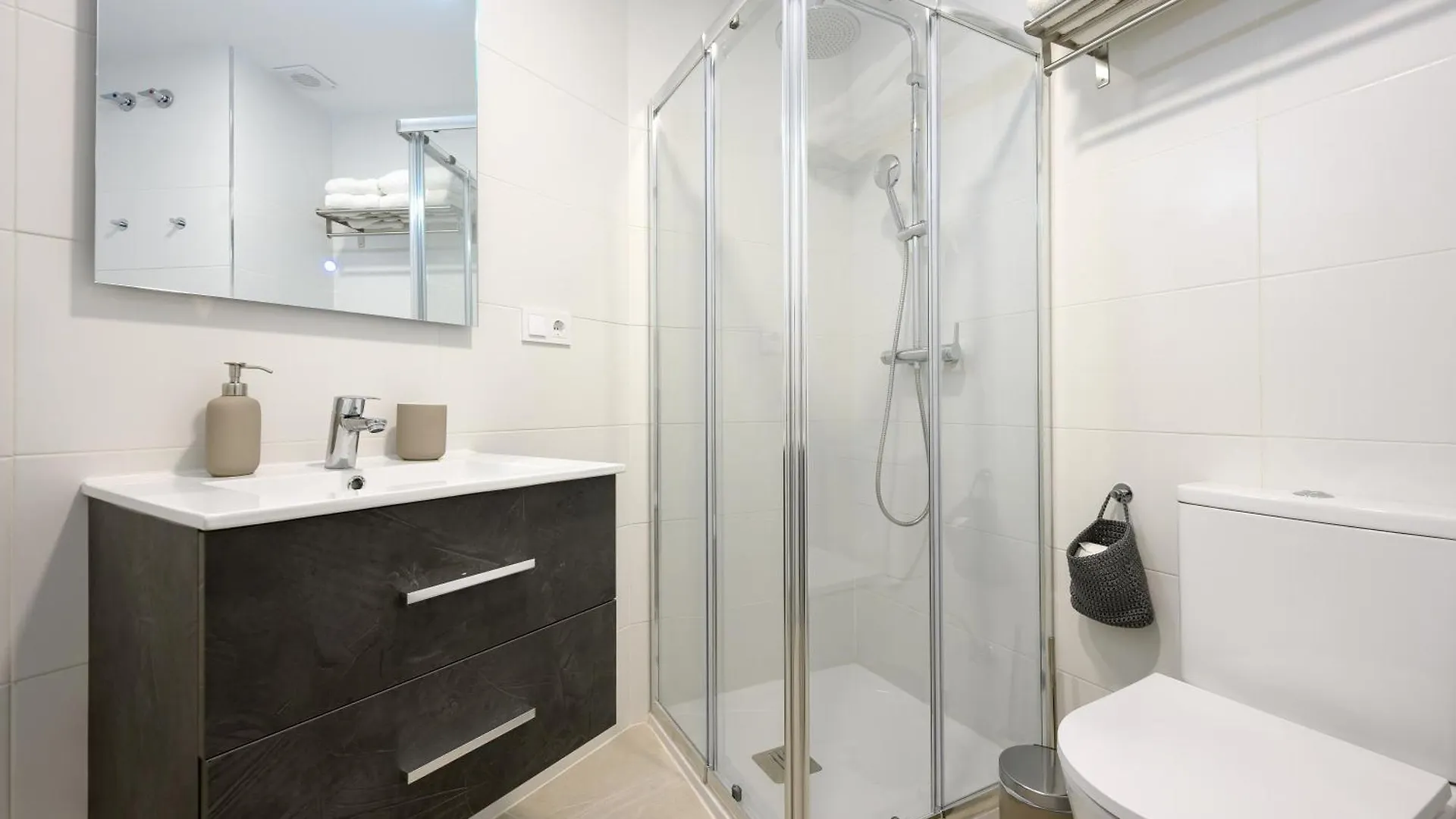 Apartment Veramar - Terrace, Pool & Parking By 10Tosea Fuengirola